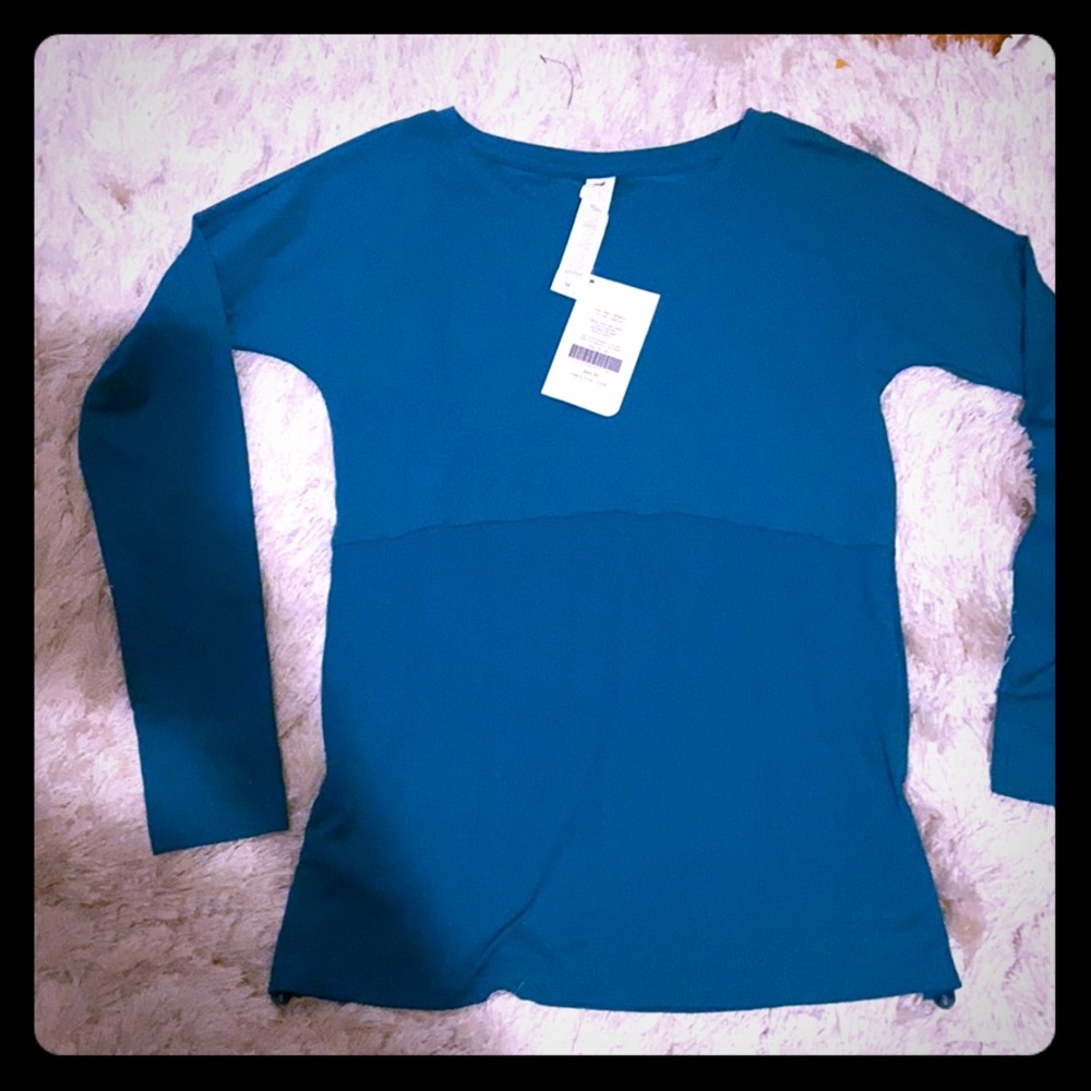 Fabletics moisture wicking long sleeved top.. NWT